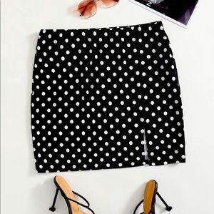 Polka dot skirt with slit on one leg